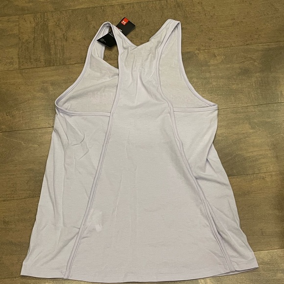 NWT Ladies Under Armour Tank - Picture 3 of 3